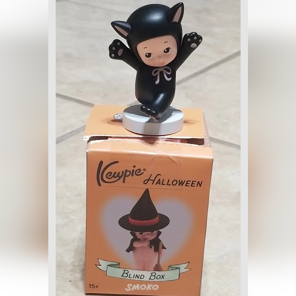Smoko x Kewpie Halloween: Black Cat Figure